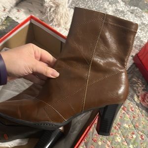 Brown aerosoles boots